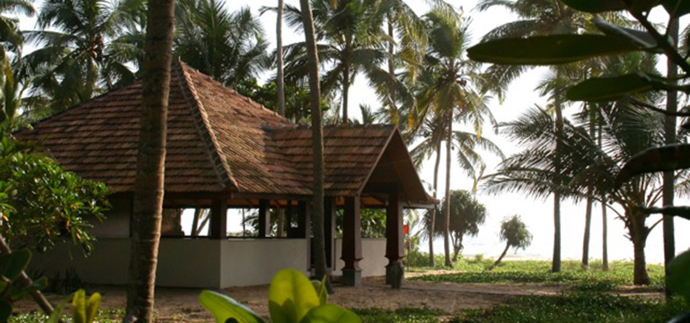 neeleshwar-hermitage-yoga-hall-02