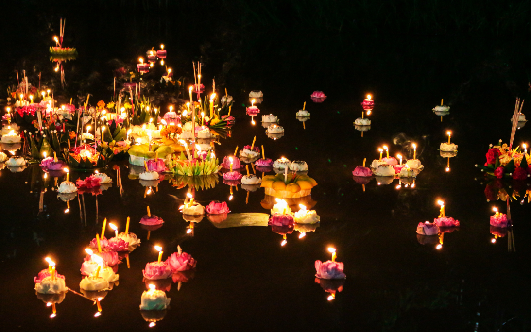 Loy Krathong - Lantern Festival (www.secret-retreats.com)
