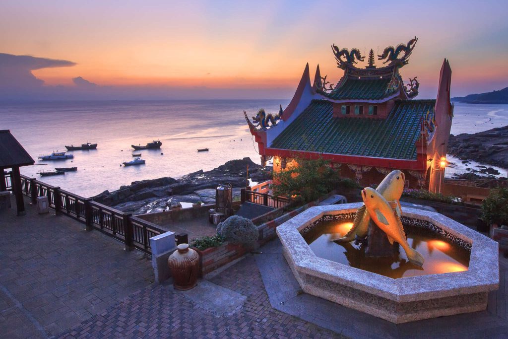 Taiwan — Between Peaks and Sea Cliffs
