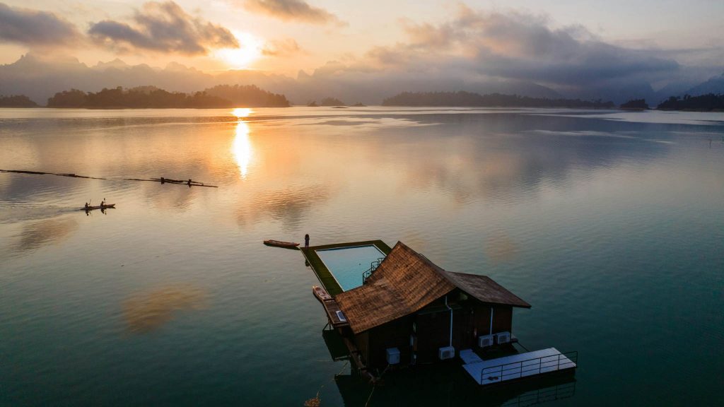 500 Rai Floating Resort sits quietly on Cheow Lan Lake within Khao Sok National Park.