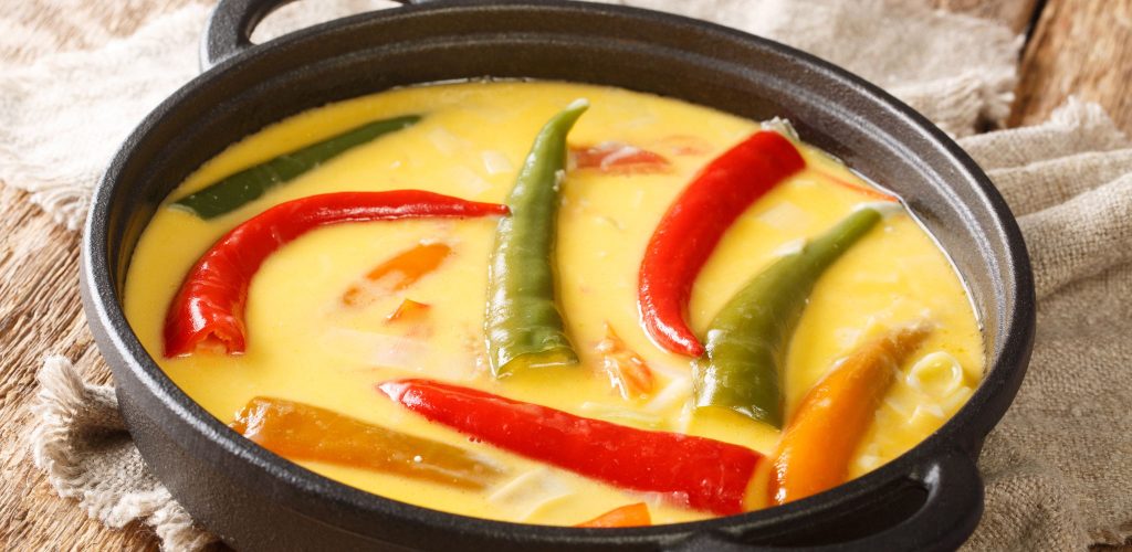 Fermented dairy products, preserved chilies, dried vegetables, and traditional condiments became important components of everyday life.