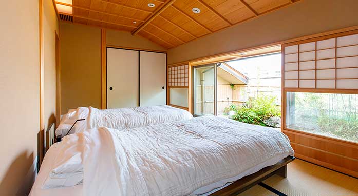 Hana Room